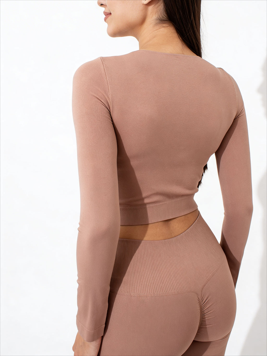 Kurzes Top mit langen Ärmeln CROP TOP (mokko)