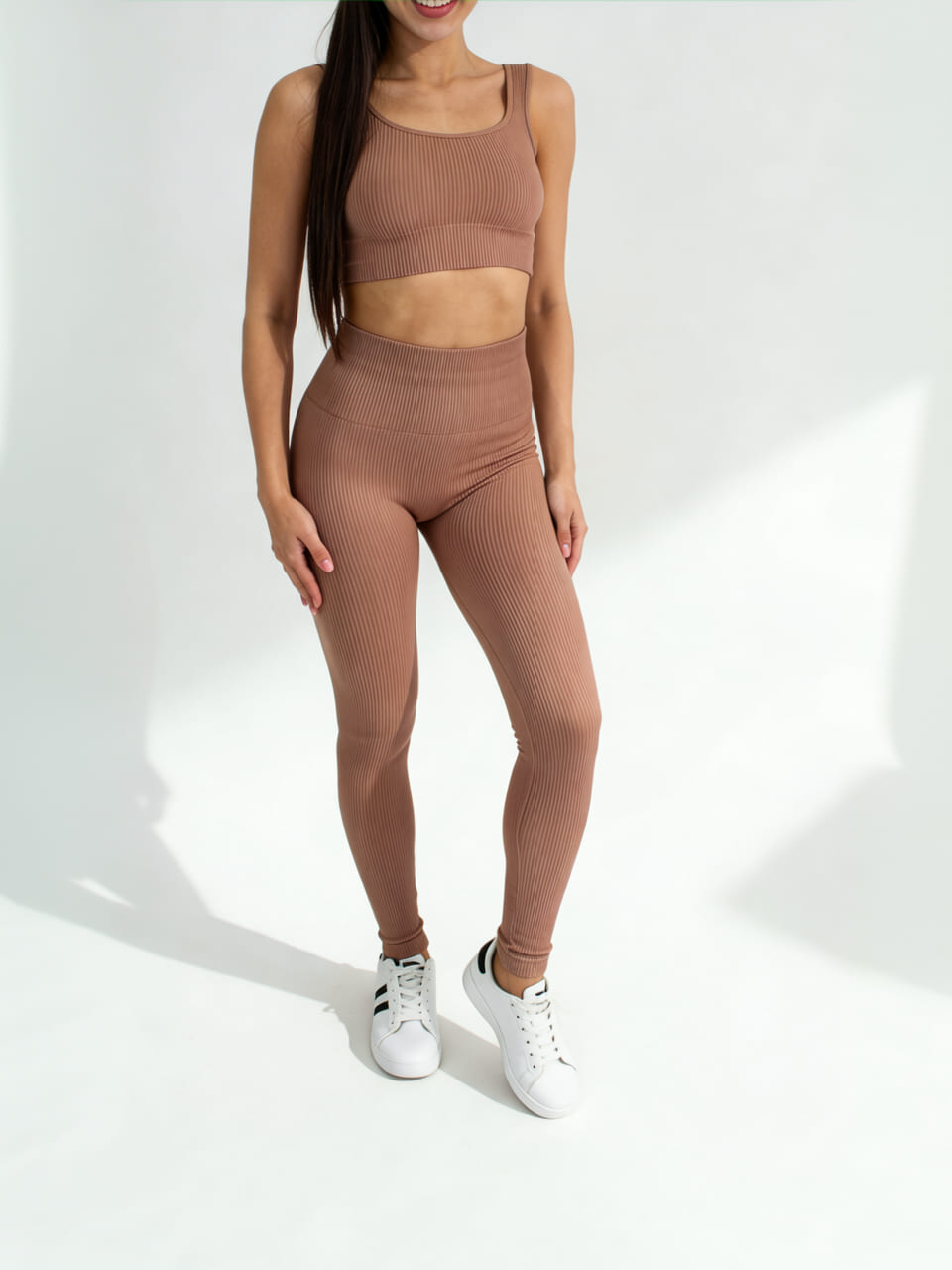 Gerippte Push-up-Leggings LEGGINGS RIB (mokko)