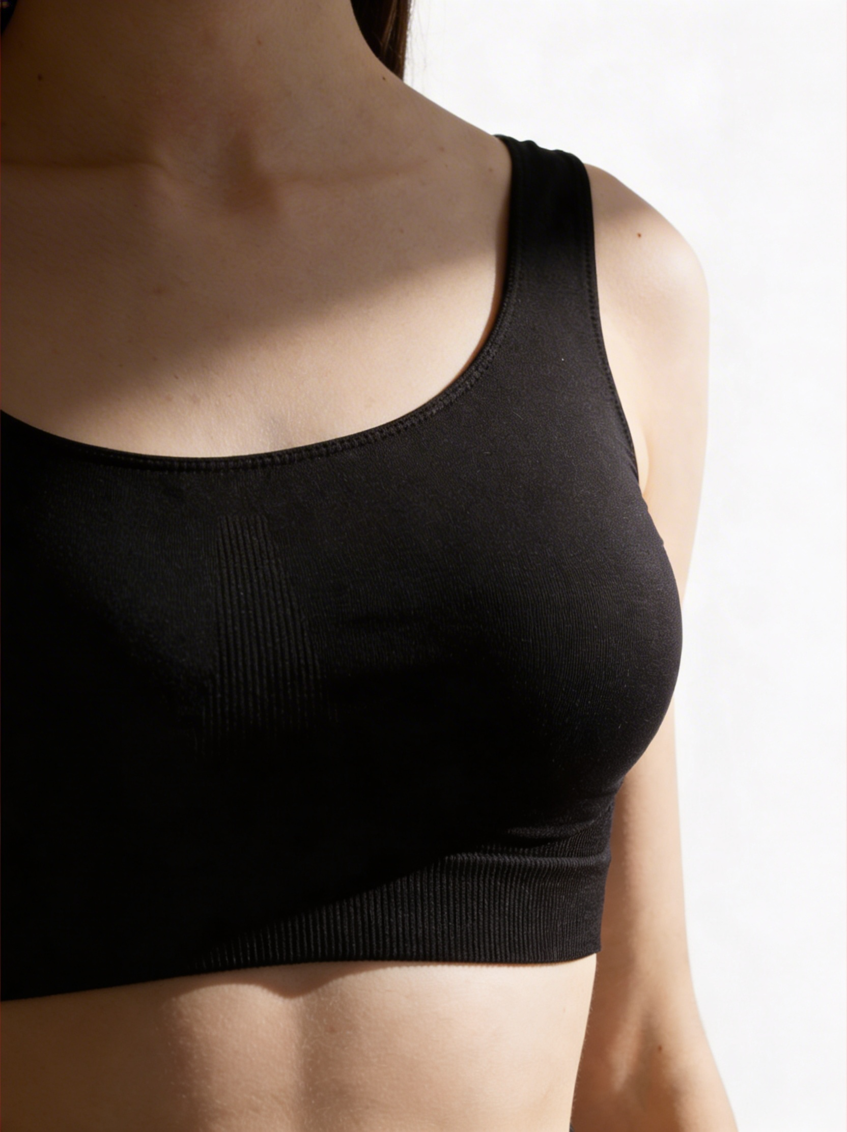 Nahtloses Top mit breiten Tragern TANK TOP (black)