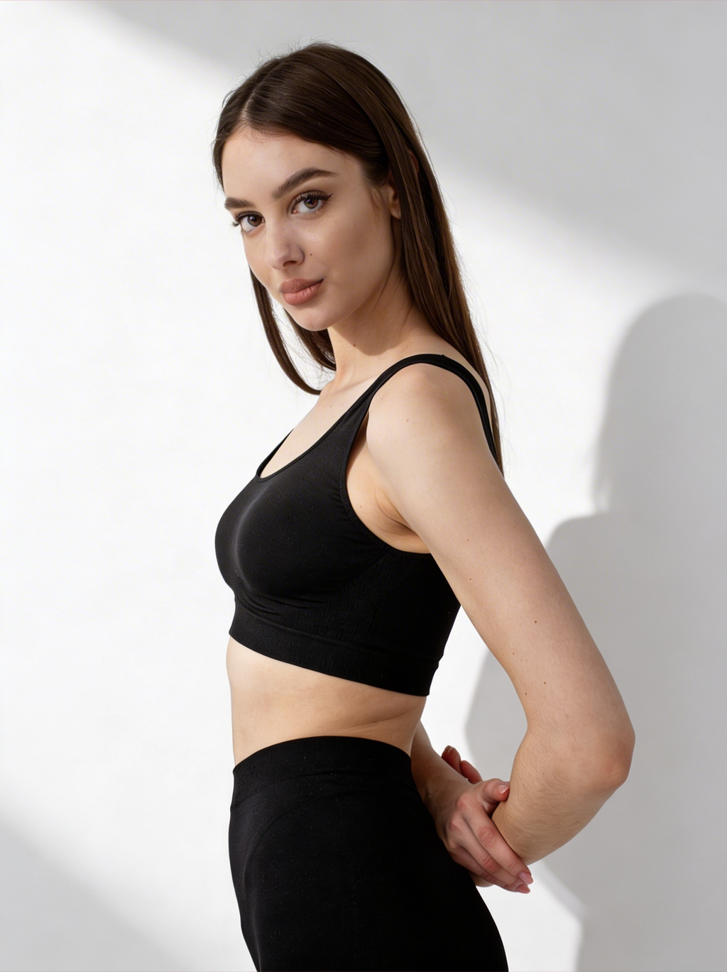 Nahtloses Top mit breiten Tragern TANK TOP (black)