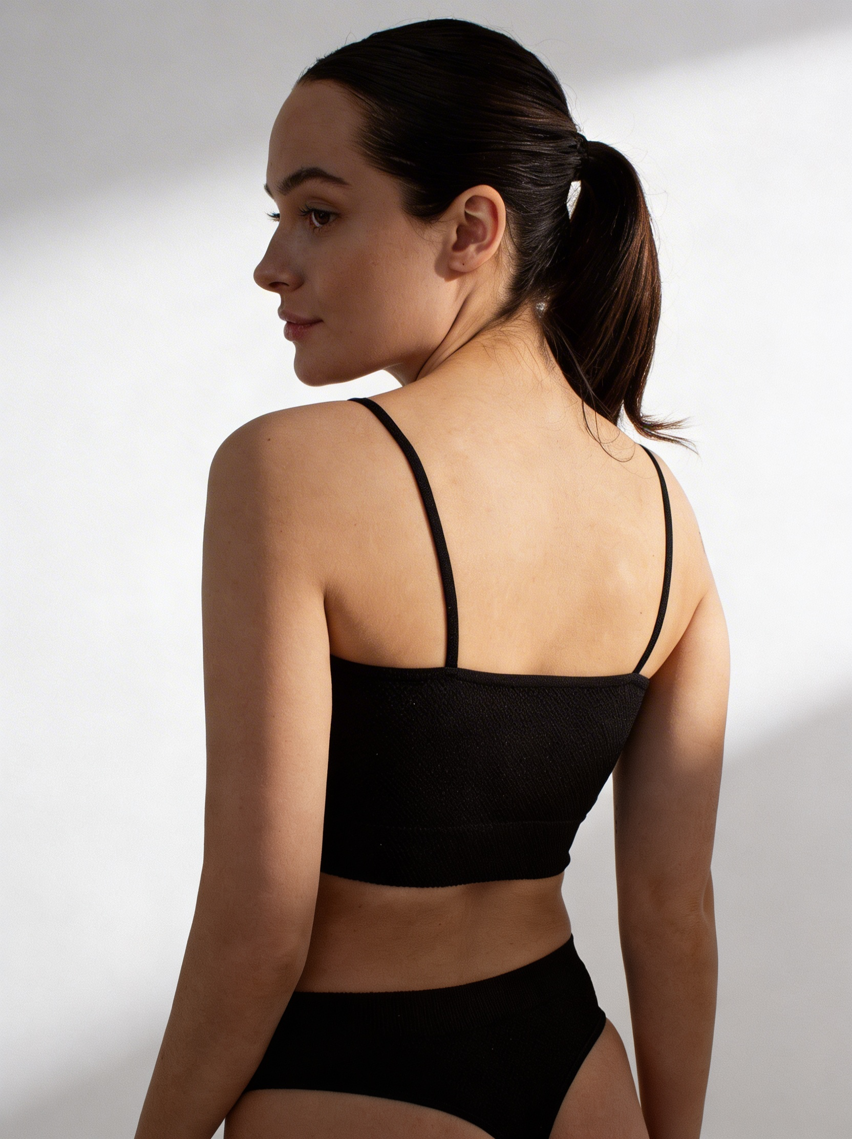 Nahtloses Top mit körniger Textur CAMI TOP GRAIN (black)