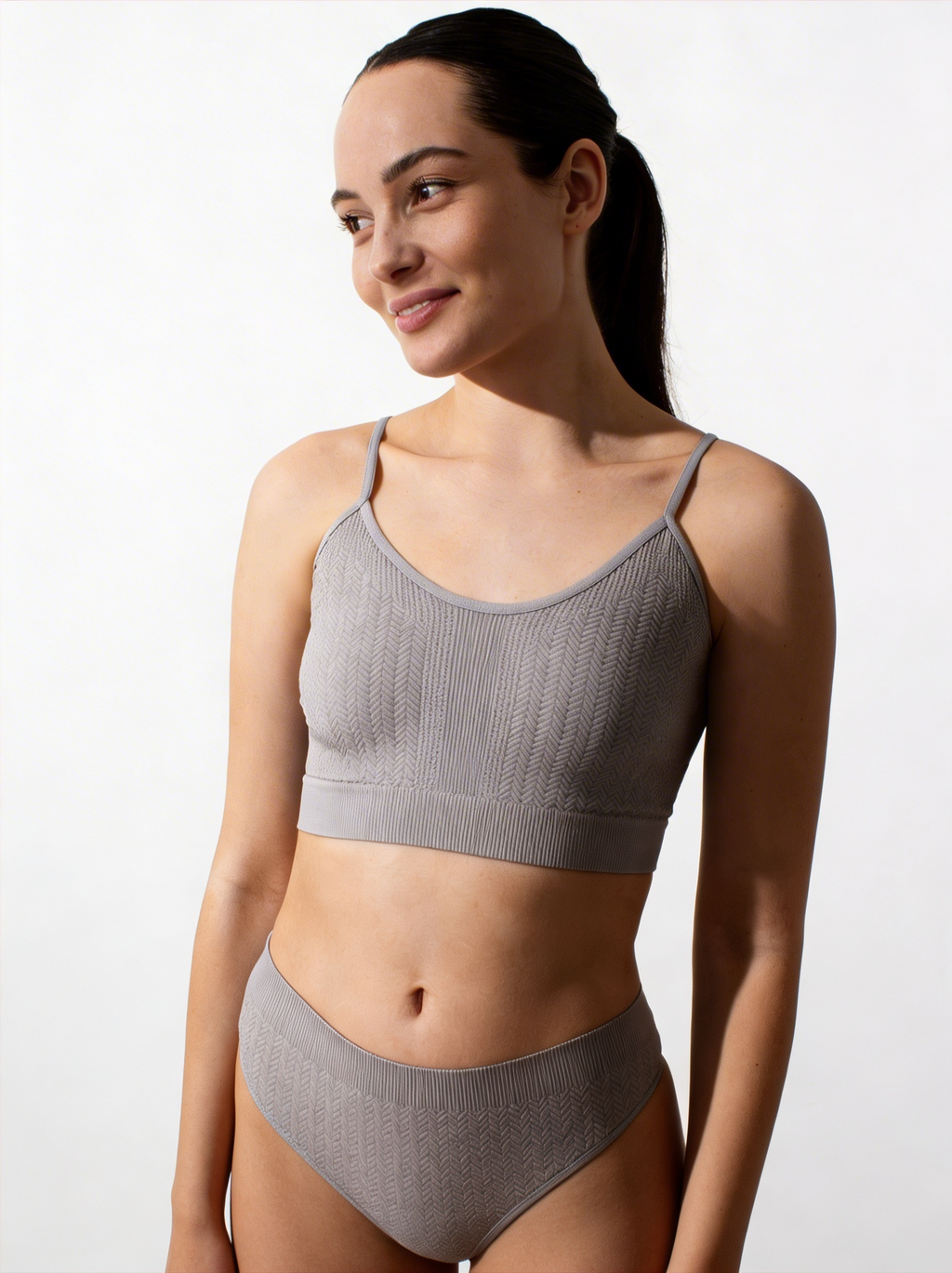Nahtloses Top mit strukturiertem Zopfmuster CAMI TOP BRAID (griffin)