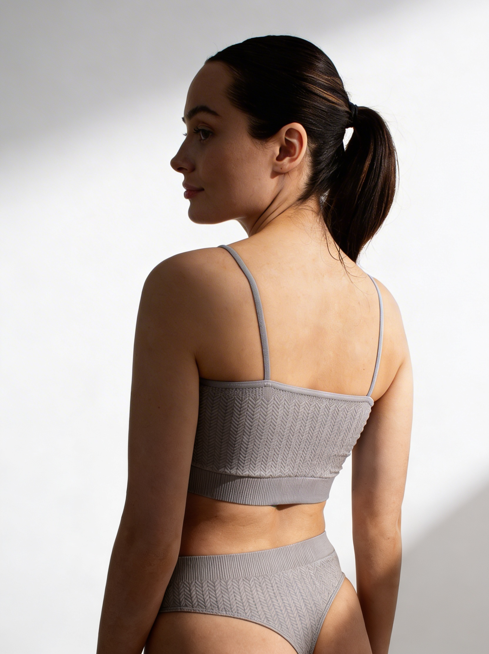 Nahtloses Top mit strukturiertem Zopfmuster CAMI TOP BRAID (griffin)
