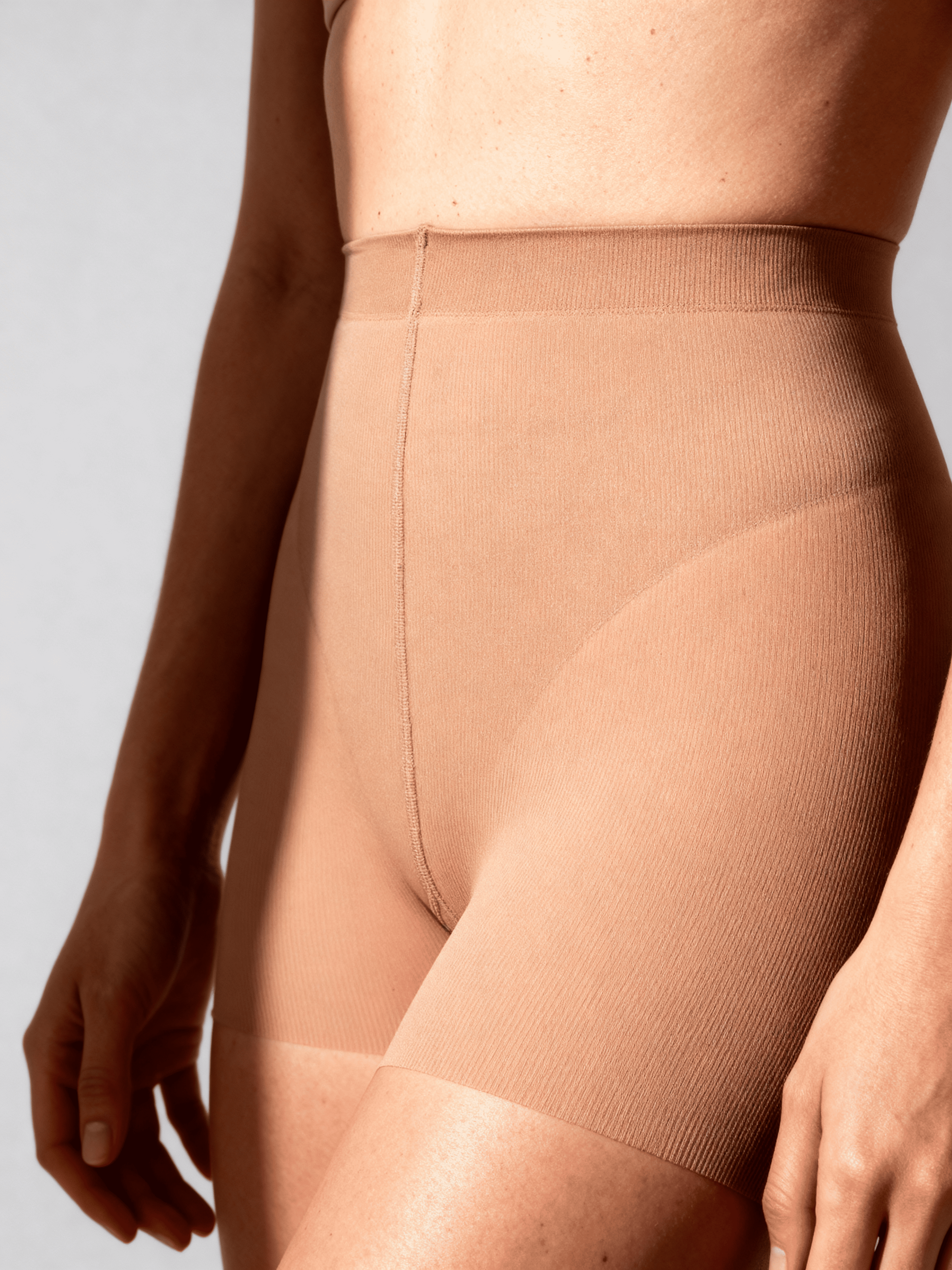 Strumpfhose mit Modelliershorts  ACTIVE 20 (daino)