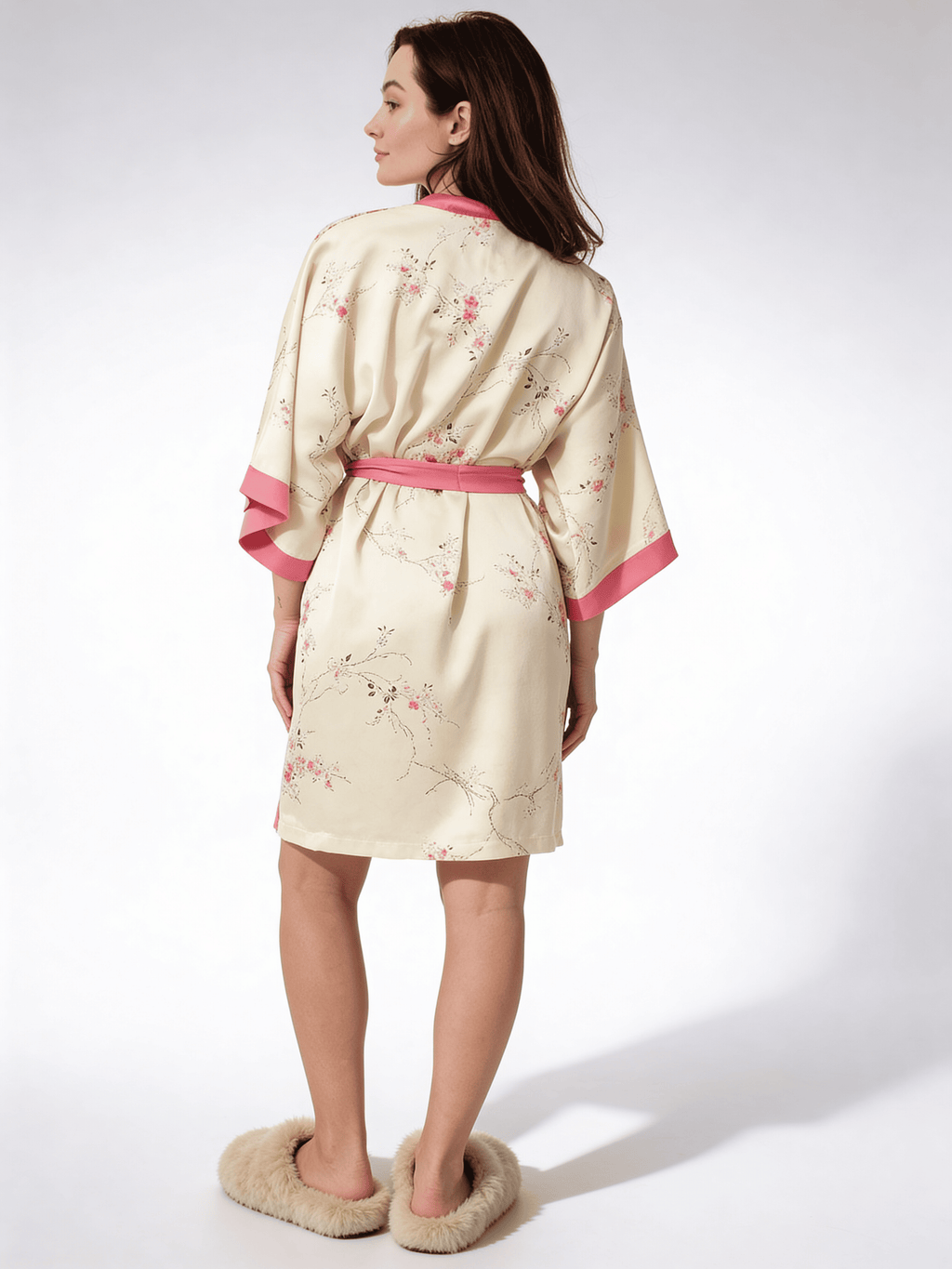 Kurzer Morgenmantel mit Blümen SAKURA 7224/050 (light yellow)