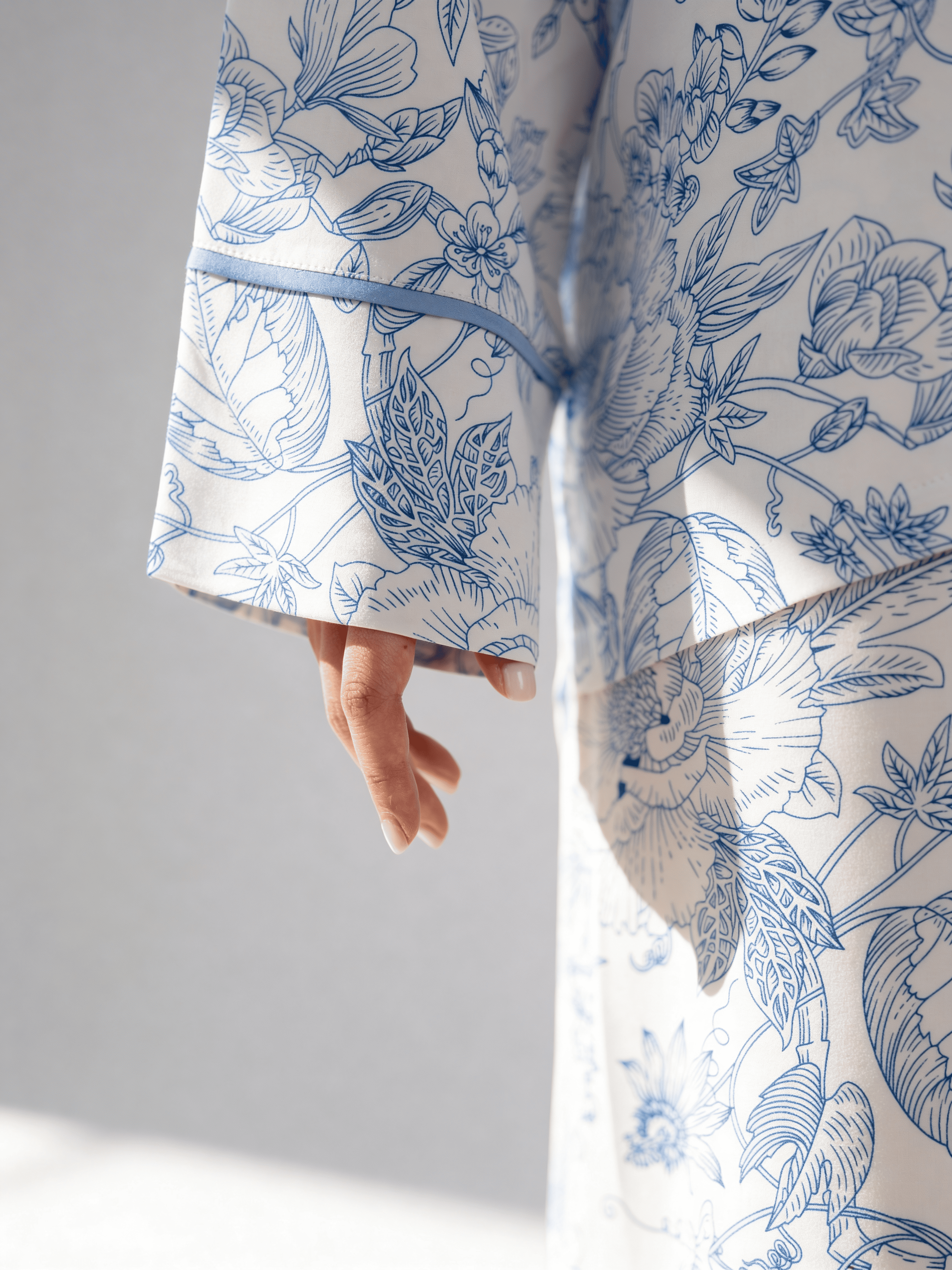 Pyjama FLOSSED IN FLOWERS 5507/040 (white/blue floral print/blue piping)
