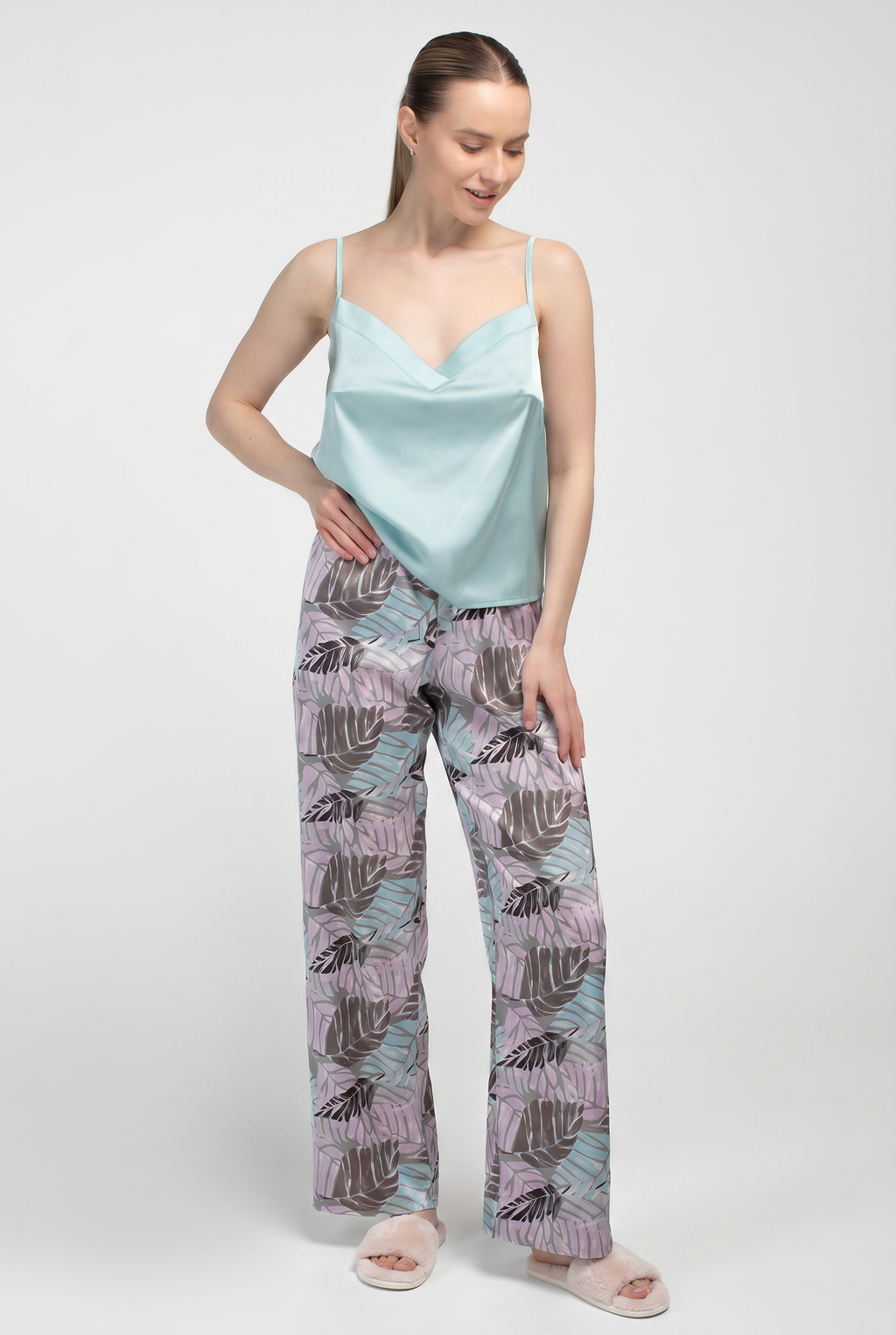 Langer Seidenpyjama LEAFSONG 5010/050 (gum leaf/mokko print)
